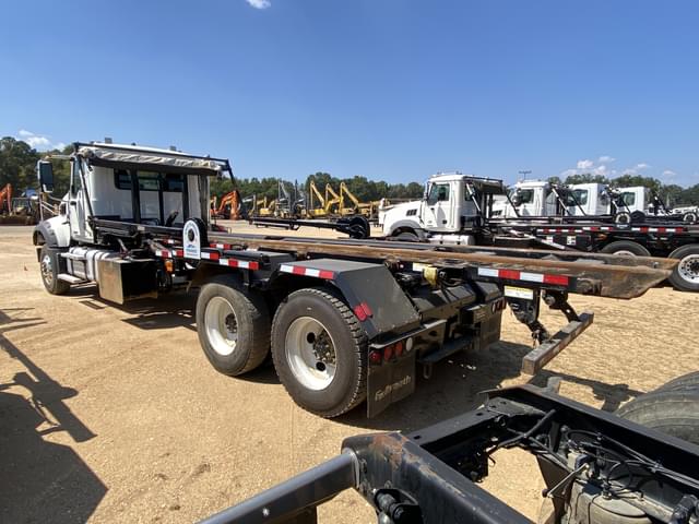 Image of Mack GR64F equipment image 1