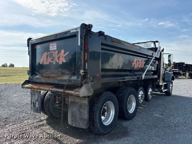 Image of Mack GR64F equipment image 4