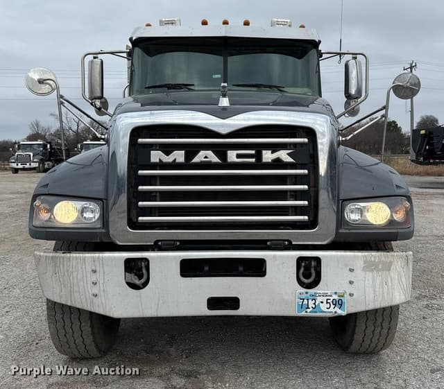 Image of Mack Granite equipment image 1