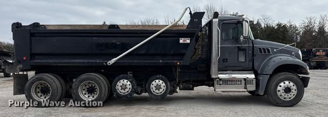 Image of Mack Granite equipment image 3