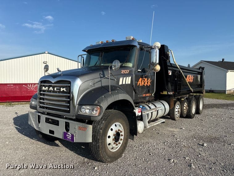 2023 Mack GR64F Equipment Image0