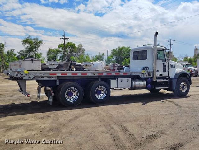 Image of Mack Granite equipment image 3