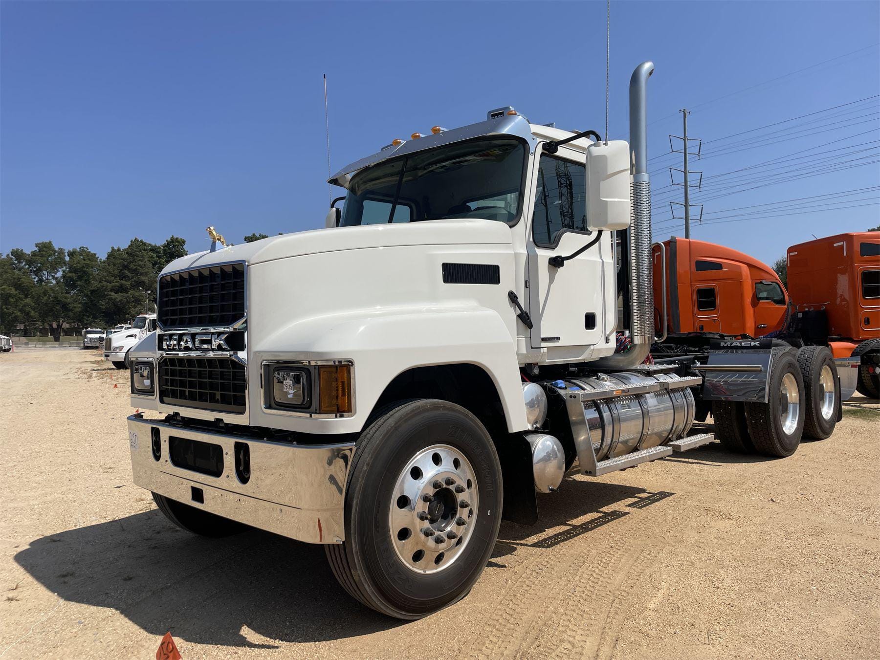 Main image Mack PI64T