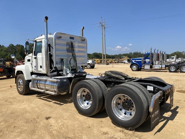Image of Mack PI64T equipment image 1