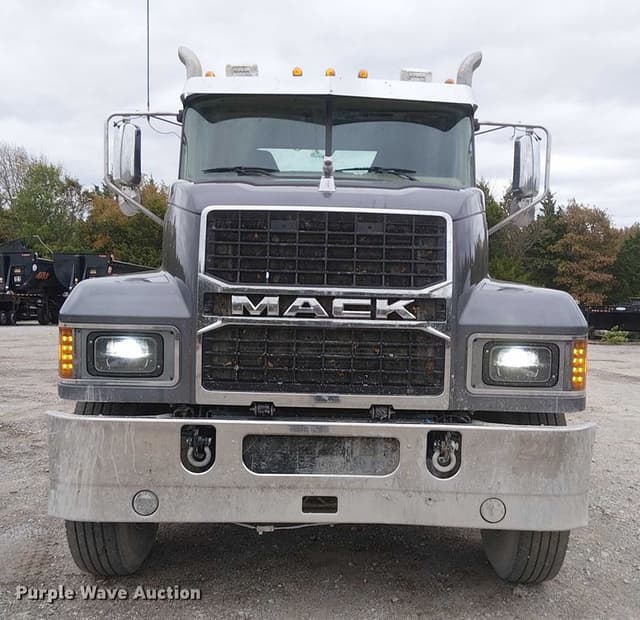 Image of Mack Pinnacle equipment image 1