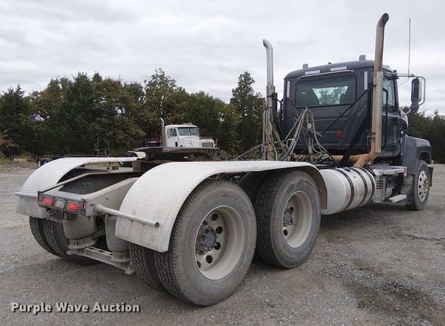 Image of Mack Pinnacle equipment image 4