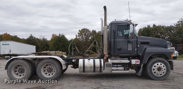 Image of Mack Pinnacle equipment image 3