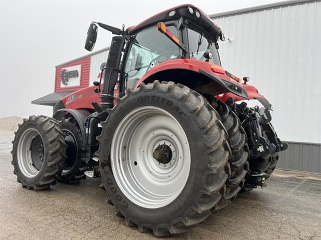 Image of Case IH Magnum 310 equipment image 2