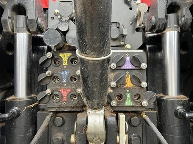 Image of Case IH Magnum 310 equipment image 4