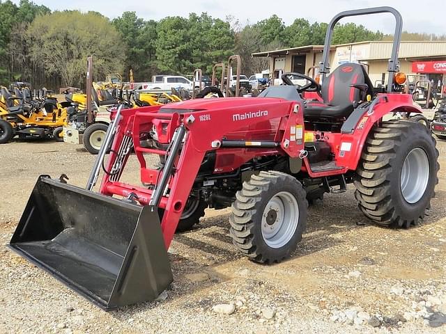 Image of Mahindra 1626 equipment image 2