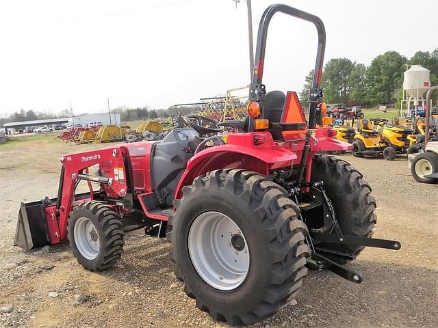 Image of Mahindra 1626 equipment image 4