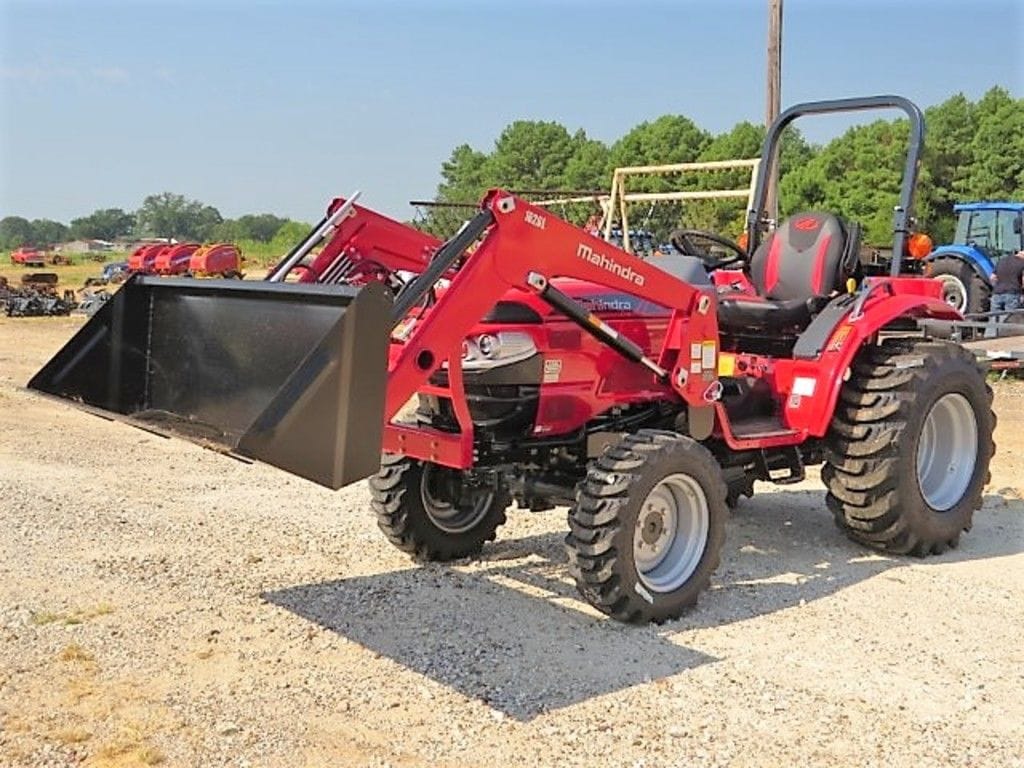 2023 Mahindra 1626 Equipment Image0