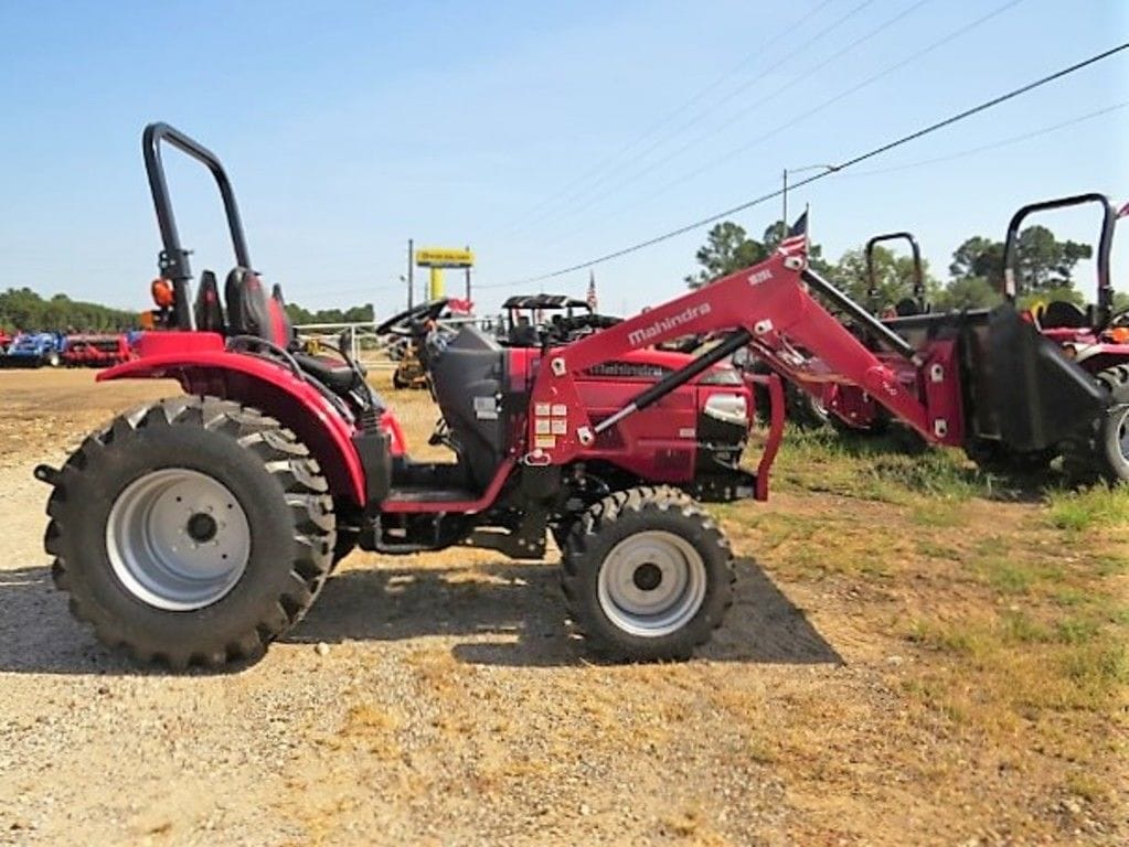 2023 Mahindra 1626 Equipment Image0