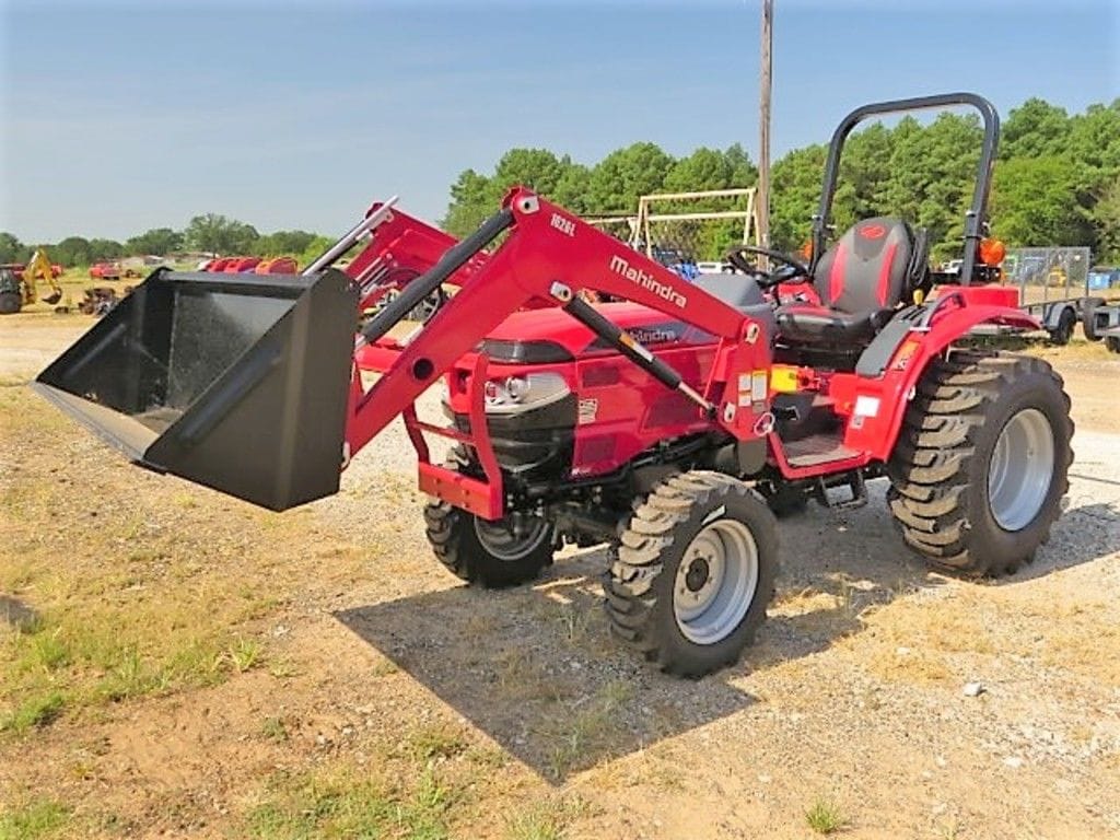 2023 Mahindra 1626 Equipment Image0