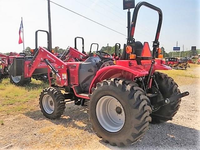 Image of Mahindra 1626 equipment image 3