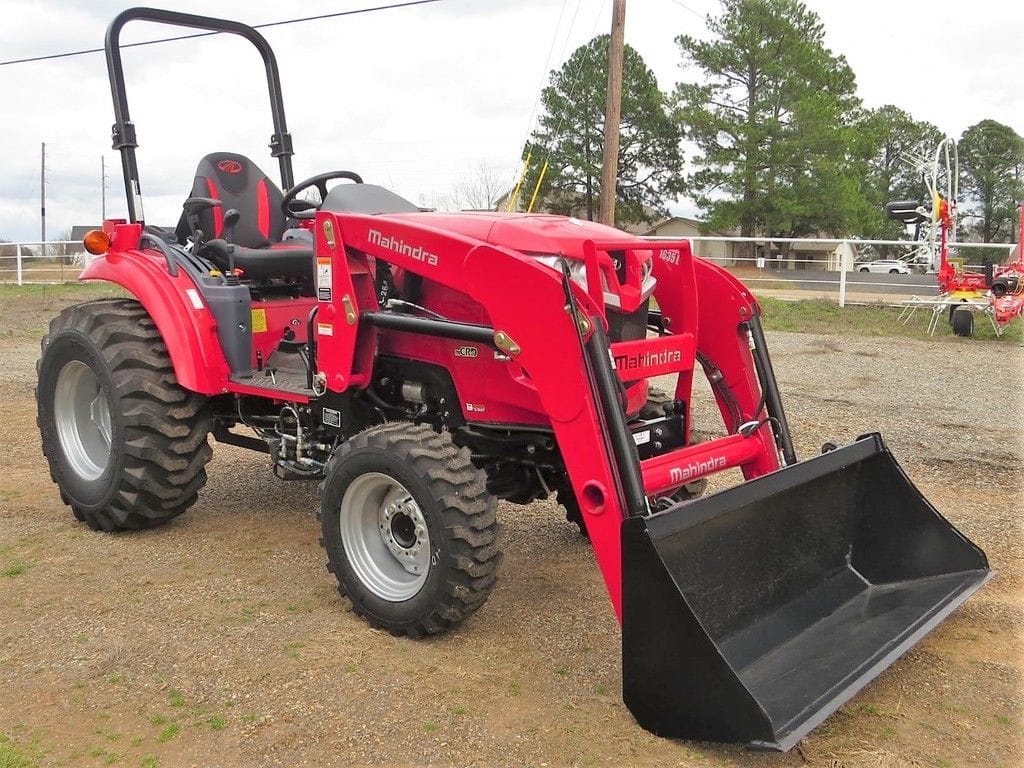 2023 Mahindra 1635 Equipment Image0