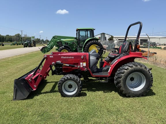 2023 Mahindra 1626 Equipment Image0