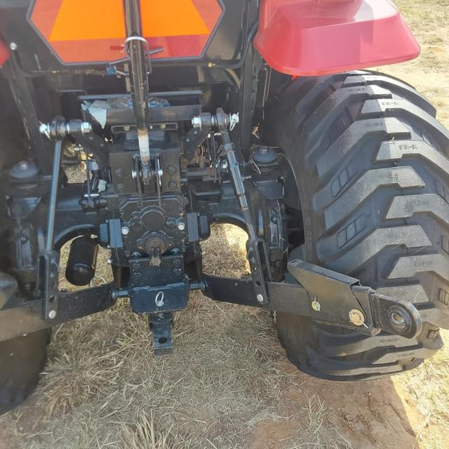 Image of Mahindra 1635 HST equipment image 3