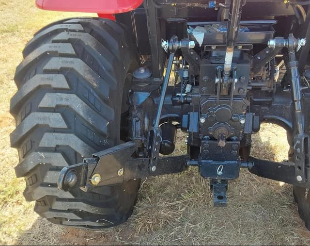 Image of Mahindra 1635 HST equipment image 2