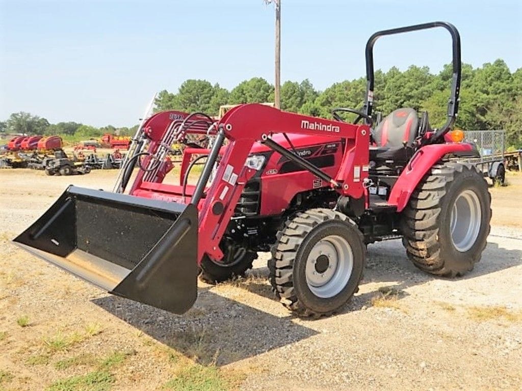 2023 Mahindra 2638HST Equipment Image0