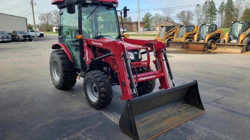 2023 Mahindra 2638HST Equipment Image0
