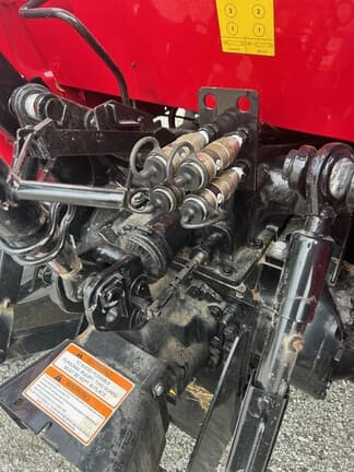 Image of Mahindra 6075 equipment image 3