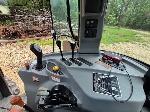 Image of Mahindra 6075 equipment image 3