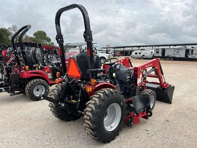 Image of Mahindra Max 26XLT equipment image 2