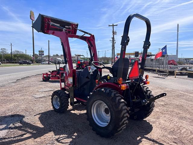 Image of Mahindra Max 26XLT equipment image 4