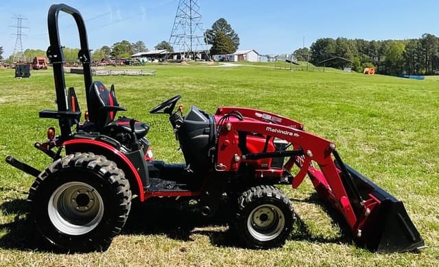 Image of Mahindra Max 26XLT equipment image 3