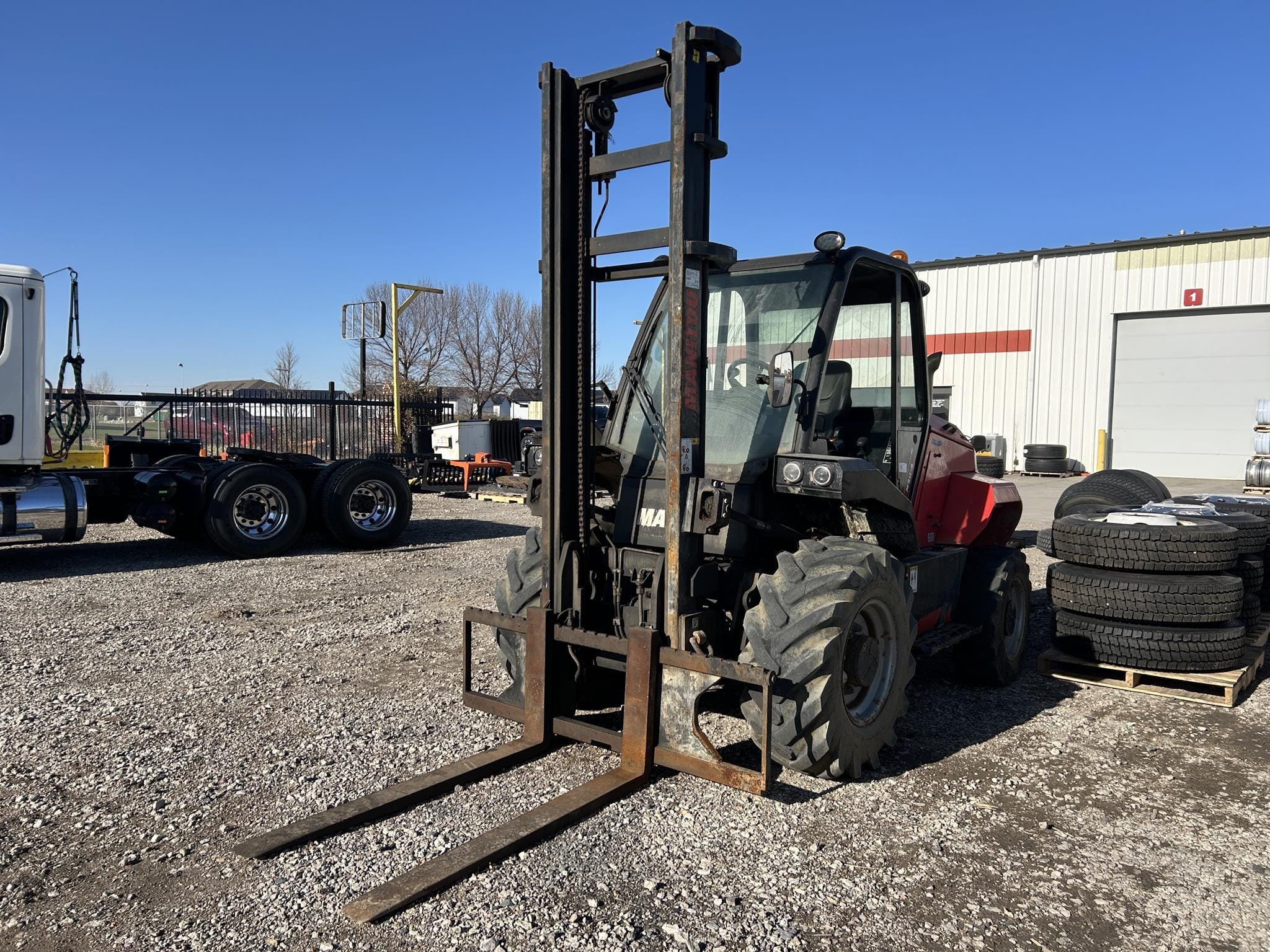 2023 Manitou M30-4 Equipment Image0