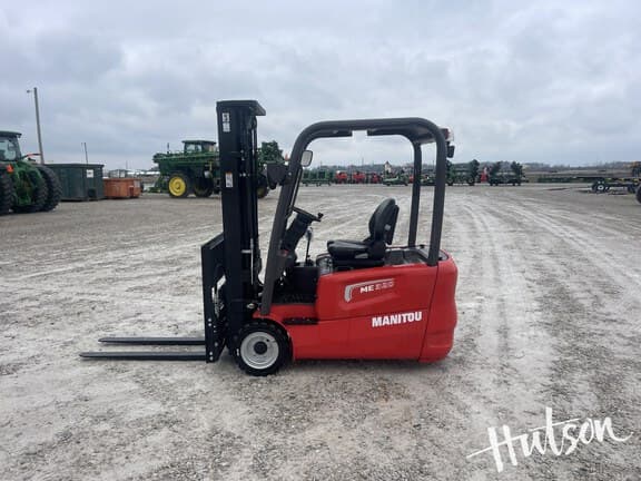 Image of Manitou ME320 equipment image 3