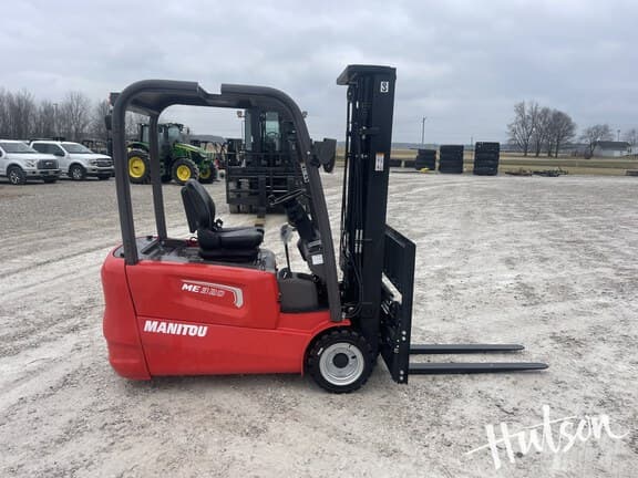 Image of Manitou ME320 equipment image 1