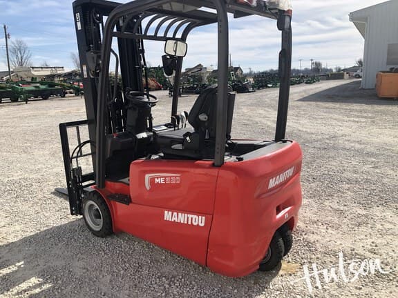 Image of Manitou ME320 equipment image 4