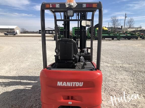 Image of Manitou ME320 equipment image 4