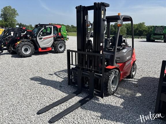 Image of Manitou MI30G equipment image 2