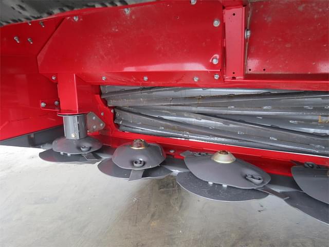 Image of Massey Ferguson 1359 equipment image 4