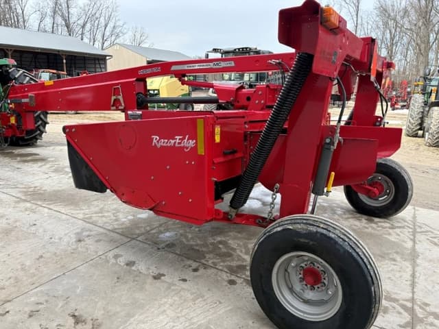 Image of Massey Ferguson 1376 equipment image 2