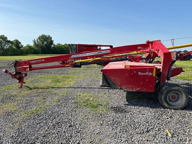 Image of Massey Ferguson 1393 equipment image 4