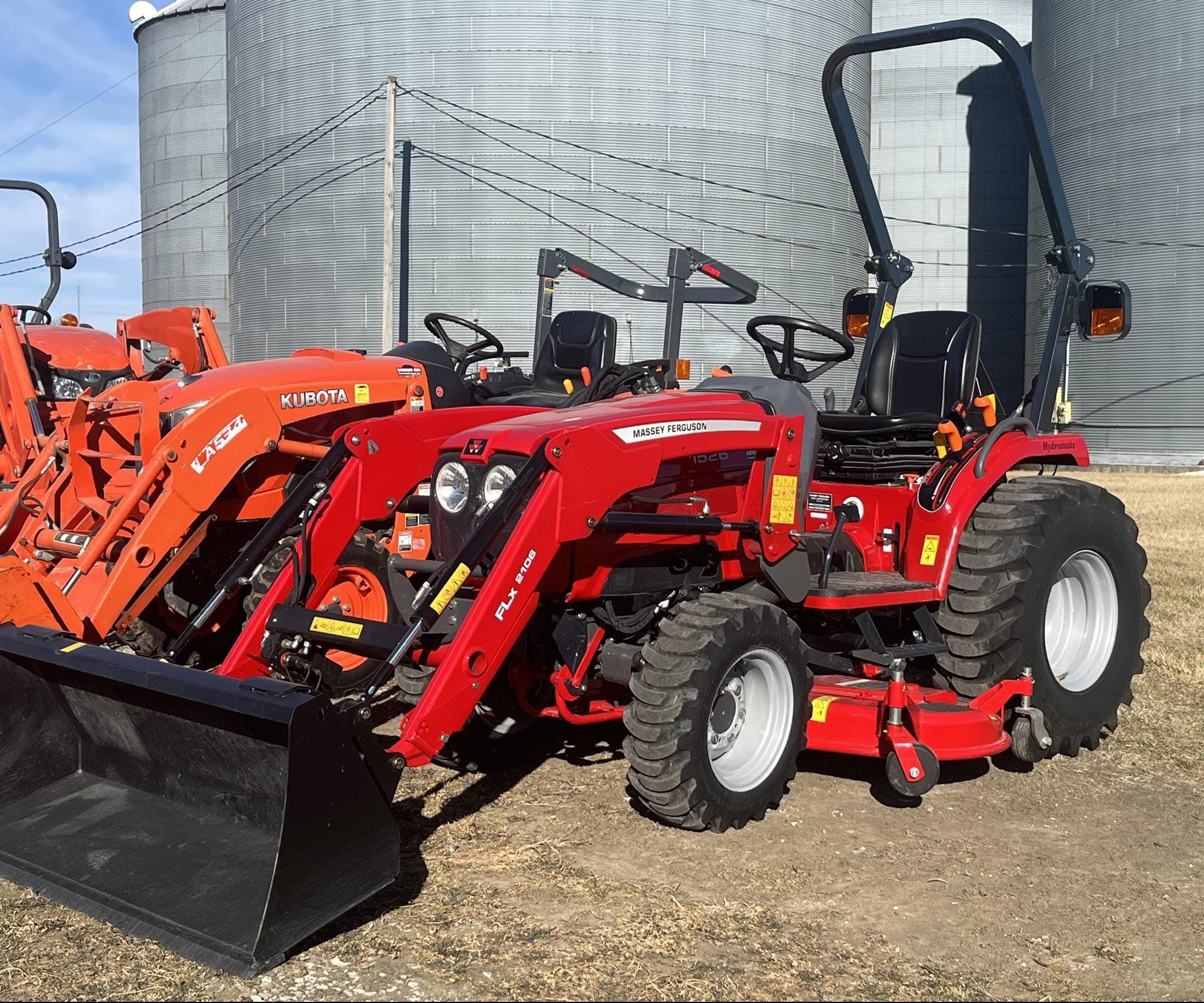 2023 Massey Ferguson 1526 Equipment Image0
