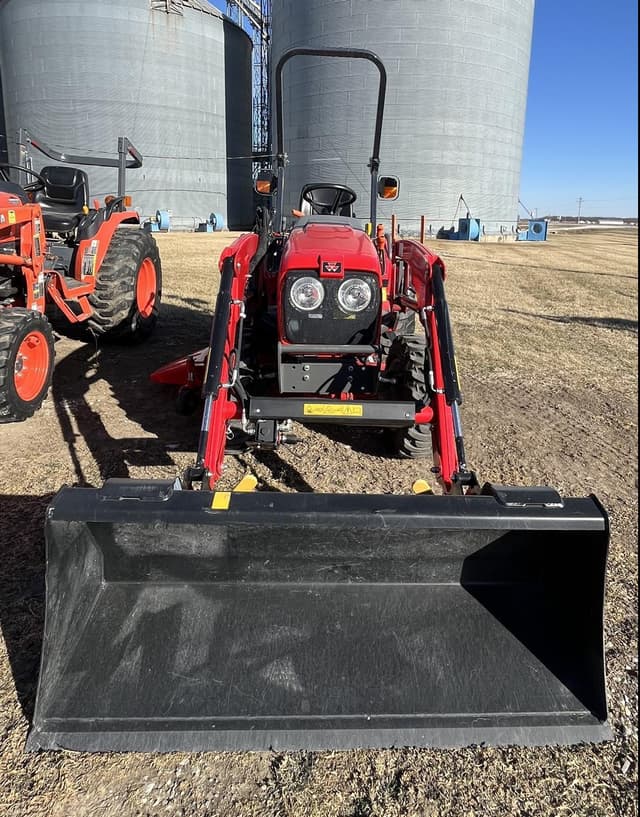 Image of Massey Ferguson 1526 equipment image 3