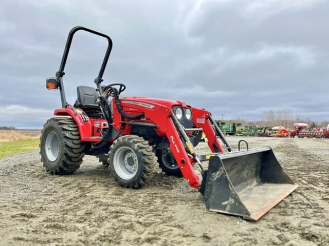 Image of Massey Ferguson 1526 equipment image 1
