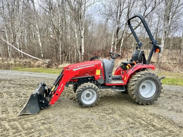Image of Massey Ferguson 1526 equipment image 2