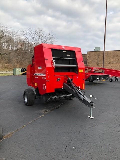 Image of Massey Ferguson Hesston 1745D equipment image 4