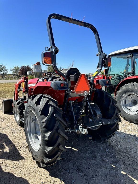 Image of Massey Ferguson 1835M equipment image 2