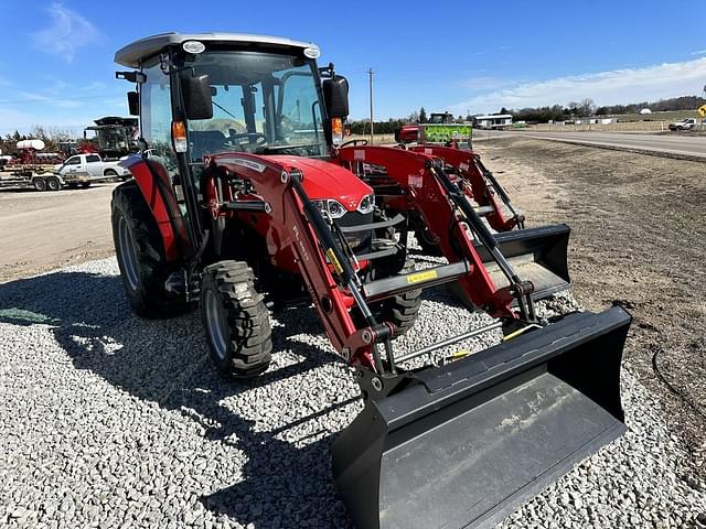 Image of Massey Ferguson 1840M equipment image 3