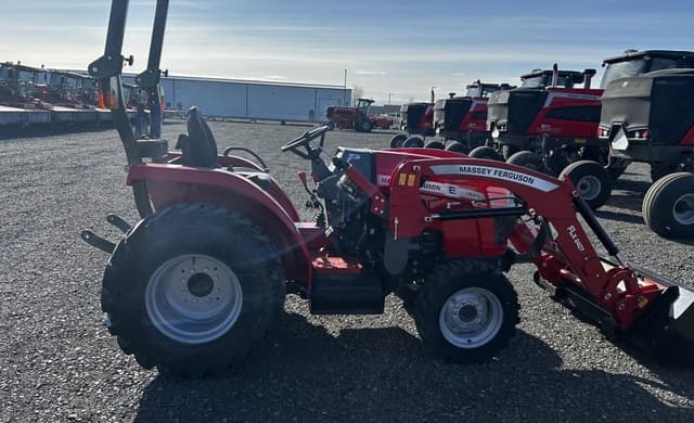 Image of Massey Ferguson 1825E equipment image 2