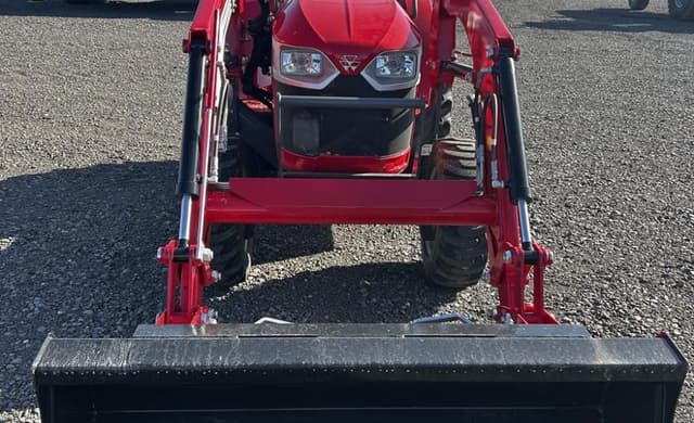 Image of Massey Ferguson 1825E equipment image 1