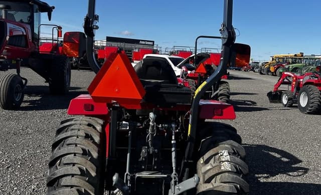 Image of Massey Ferguson 1825E equipment image 3