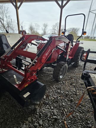 Image of Massey Ferguson 1825E equipment image 3